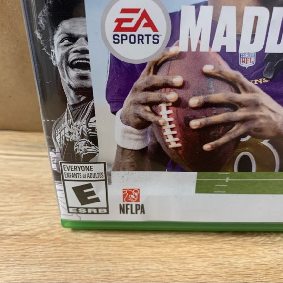 XBox One Series X Madden 21 - Picture 3 of 8